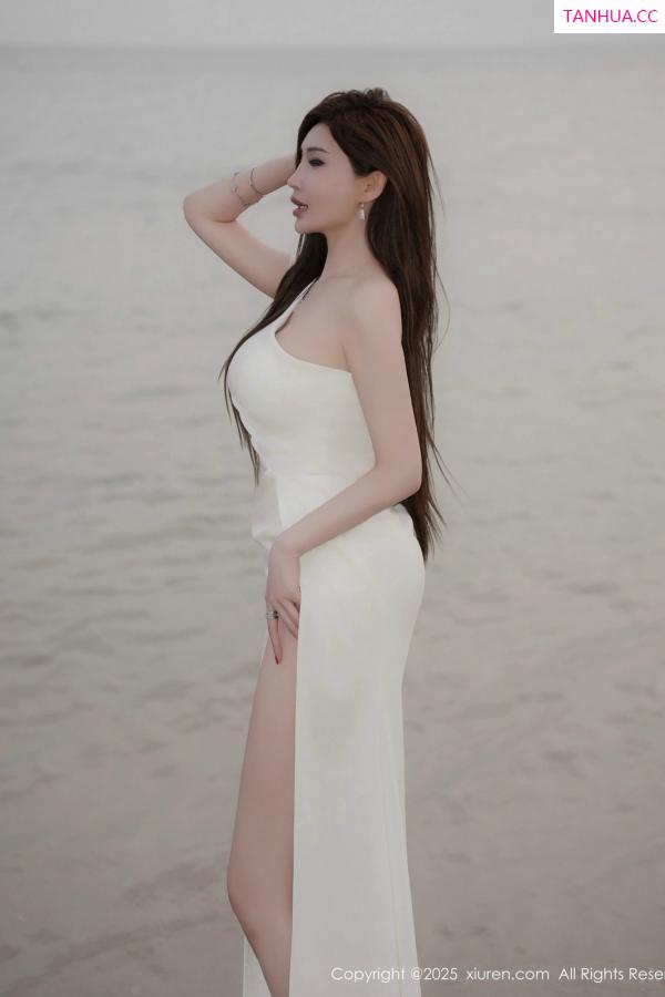 周妍希 奶瓶土肥圆 [XiuRen]高清写真图 2025.01.20 No.9782 Carol周妍希X 丝袜美腿第9张图片